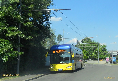 filobus Neoplan n°04 al capolinea 6 SANTI