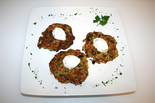 28 - Bärlauch-Schinken-Rösti - Serviert / Bear's garlic ham potato pancake - Served