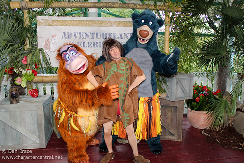 Meeting the cast and Characters of Adventureland Celebrates!