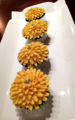 ~ chrysanthemum cupcakes ~