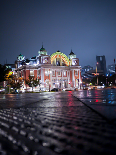 Osaka Central Public Hall in the Rain by hyossie