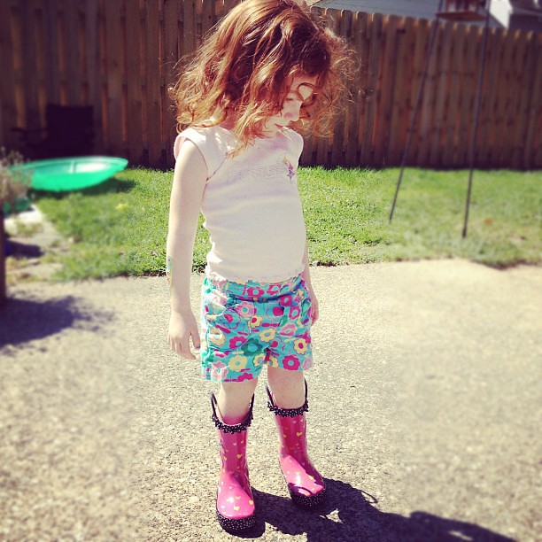 Even helping me in the yard is a fashion moment.