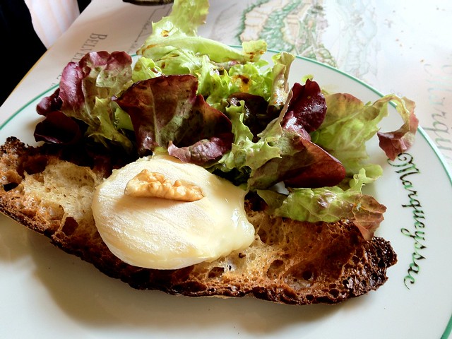 Soft goat cheese with levain and salad at Chateau Marqueyssac