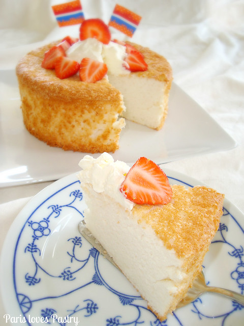 Angel Food Cake with Cream & Strawberries