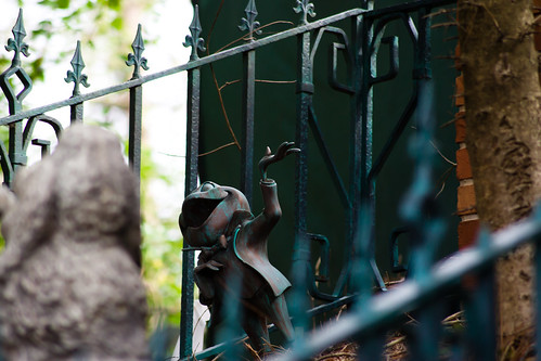 Haunted Mansion Pet Cemetery - Mr Toad