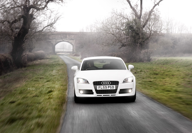 Practice photoshoot with a friends Audi TT this time its Tracking