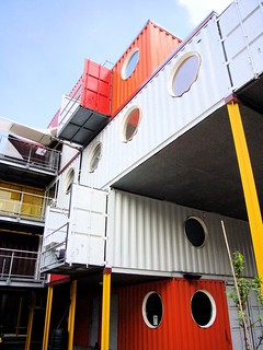 Container City I, London (by: Claire Sambrook, creative commons license)