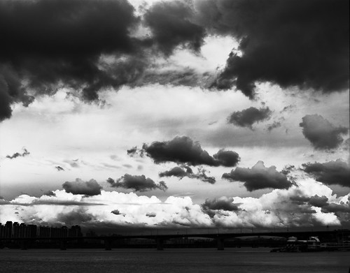 無料写真素材|自然風景|空|雲|モノクロ