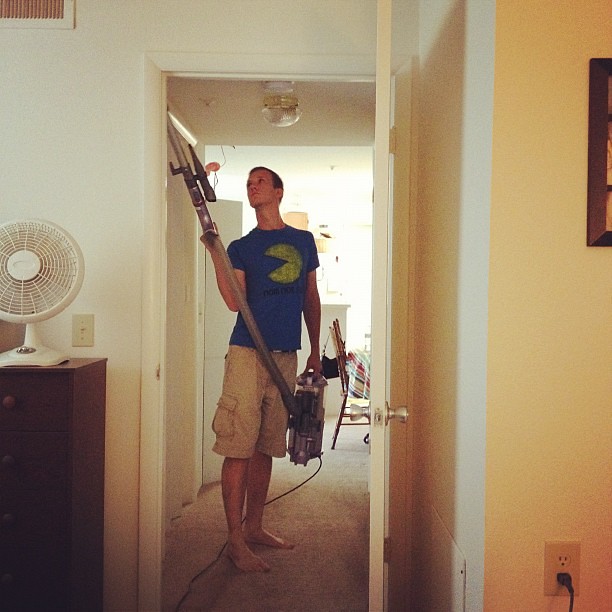 So thankful for a hubby that helps with the housework!