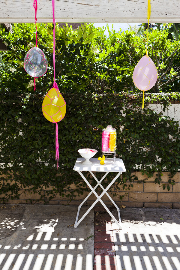 Macrame-balloon-party-decor-diy-1