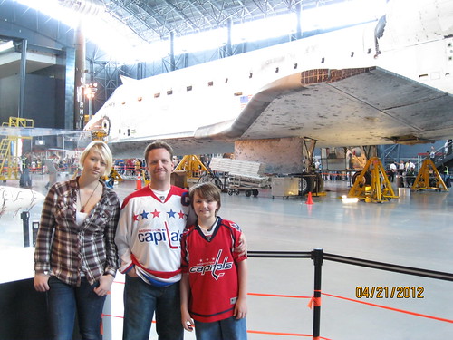 4/21/12: At Udvar-Hazy to welcome the Discovery.