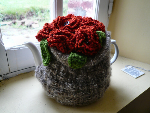 Red flower Teacosy 1