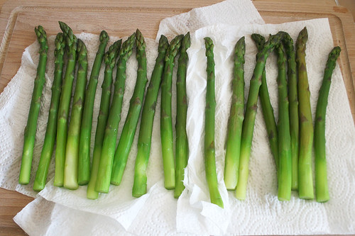 22 - Spargel trocknen lassen / Drip asparagus