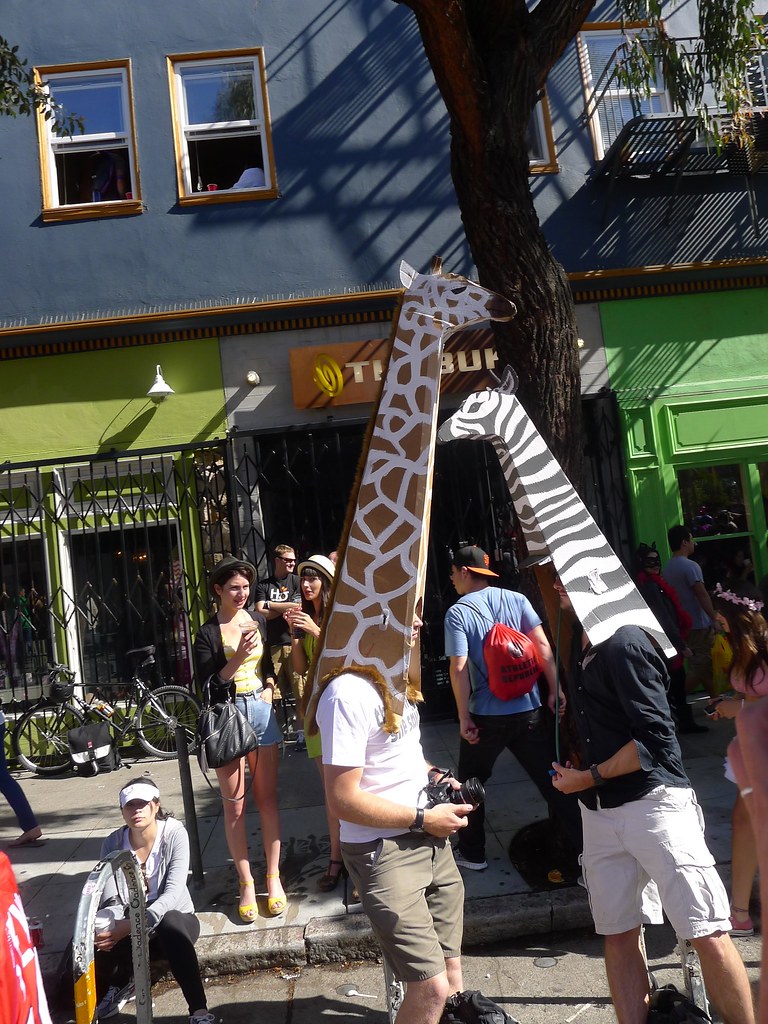Above average number of giraffes in Hayes Valley.