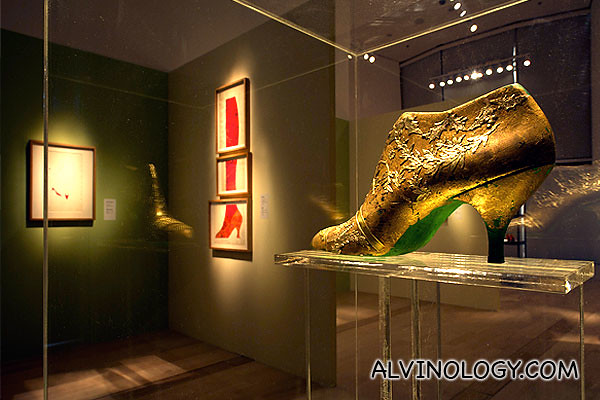 A very rare golden shoe, sculpted by Andy when he was working in a shoe company