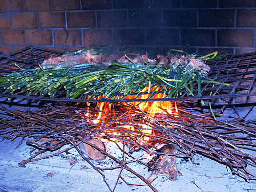 cooking calcots in Catalonia