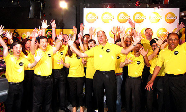 The Scoot team shouting my name together in unison (picture via Yahoo!)