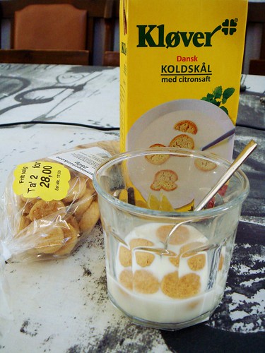 Dessert: Dansk Koldskål med citronsaft