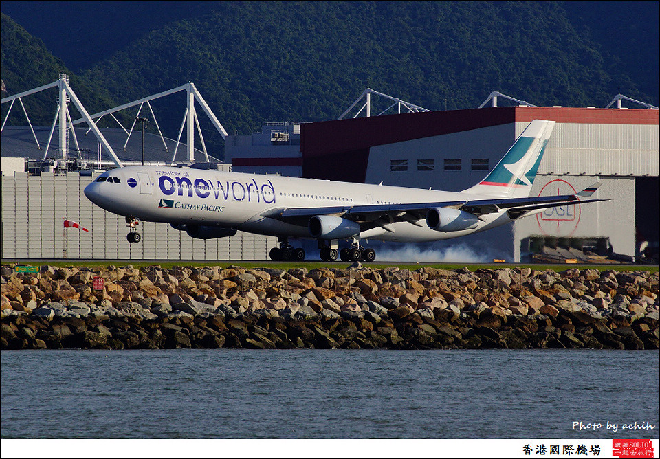 Cathay Pacific Airways / B-HXG / Hong Kong International Airport