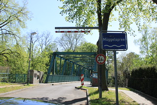 An der Triglawbrücke über die Müggelspree.