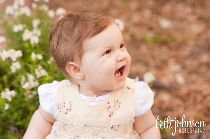 tallahassee baby photography big smile outdoors eight months
