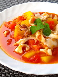 Stir -fried Squid with Pineapples