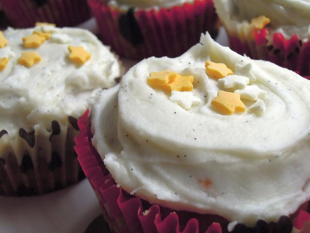 Carrot cake cupcakes with vanilla icing
