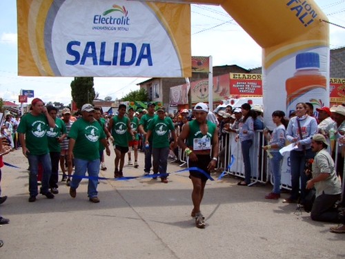 Miguel Lara gana el Ultramaratón de los Cañones 100Km en Guachochi