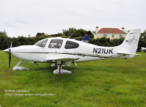 N21UK Cirrus SR22 by Jersey Airport Photography