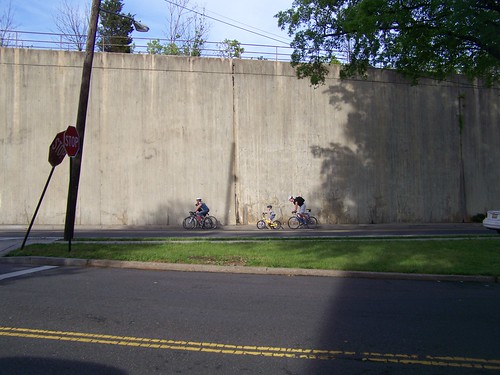 Bicycling with children on Blair Road