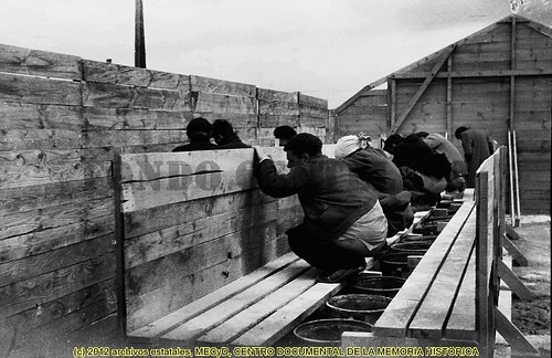 Campo de concentración de Bram, Francia,  1939  by Octavi Centelles