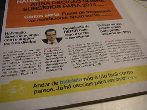 Capa do jornal i de 1 de Maio de 2012