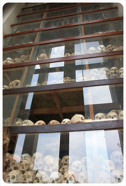 phnom penh killing fields skulls 17 levels