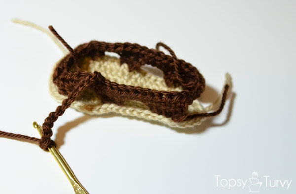 crochet-baby-sandals-right-chain