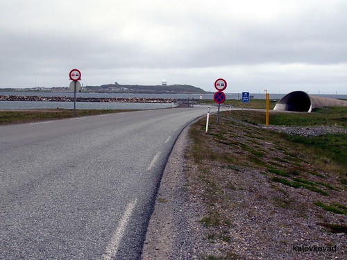The entrance to Vardø island and Komafest