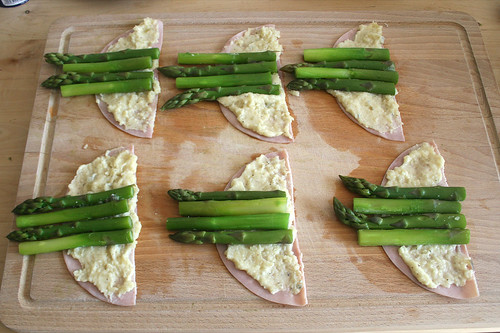 26 - Mit Spargel belegen / Add asparagus