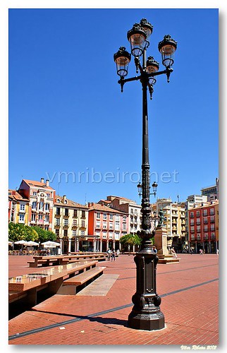 Candeeiro na Plaza Mayor de Burgos by VRfoto
