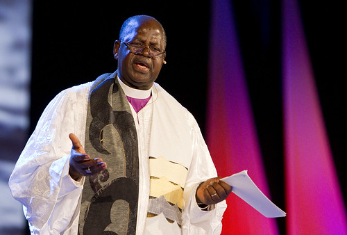 Bishop David Yemba en train de prêcher pendant un culte de la Conférence Générale 2012 de l'Eglise Méthodiste Unie à Tampa (Floride). Photo UMNS/Mike DuBose