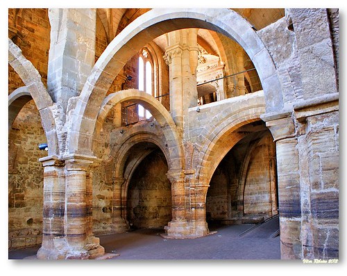 Interior do Mosteiro de Santa Clara-a-Velha by VRfoto