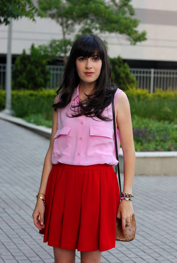 pink_equipment_blouse_red_skirt2