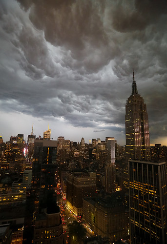無料写真素材|建築物・町並み|都市・街|ビルディング|暗雲|風景アメリカ合衆国|アメリカ合衆国ニューヨーク