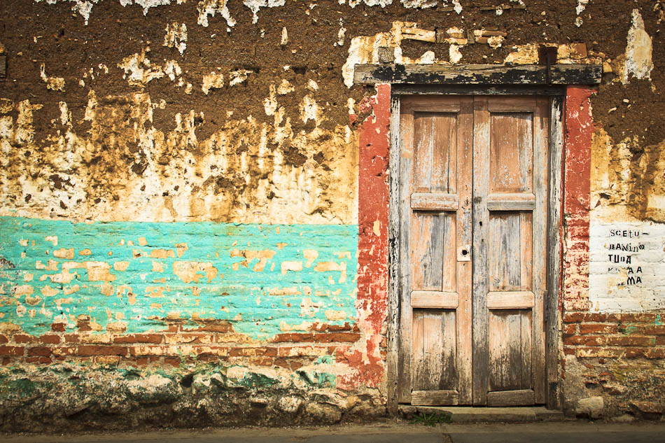 Photo of the Week: A Weathered Wall in San Cristobal, Mexico