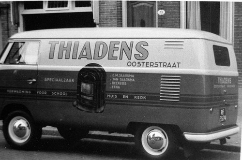 RF-35-74 Volkswagen Transporter bestelwagen 1957 "Thiadens"