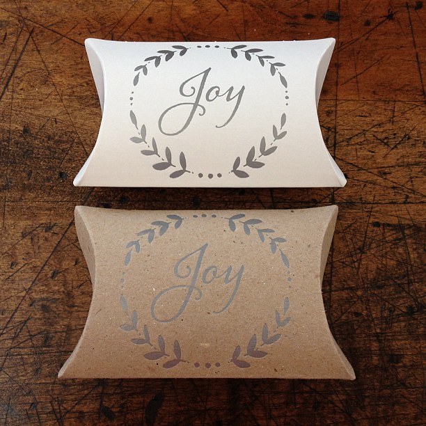 I am pretty happy with how these pillow boxes turned out with silver ink! #letterpress #favorbox #stockingstuffer