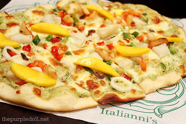 Seafood Mango Pizza P625
