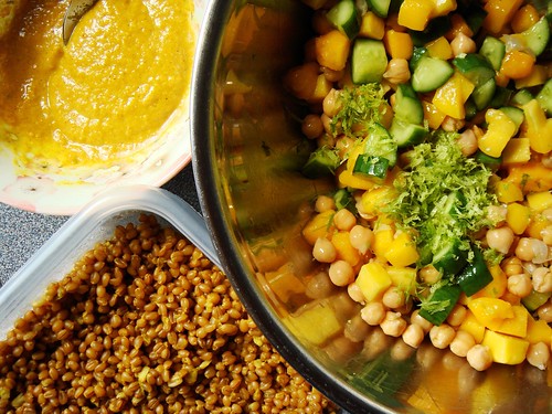 Curry Wheat Berries Salad with Mango & Chickpea