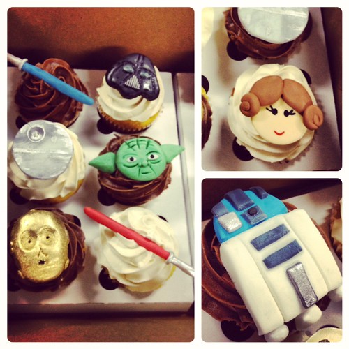 Birthday boy @JohnBiehler went for the dark side first. Tasty awesome Star Wars cupcakes #FTW