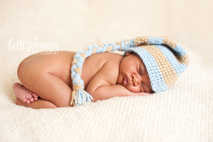 tallahassee florida newborn photography baby in elf stocking hat