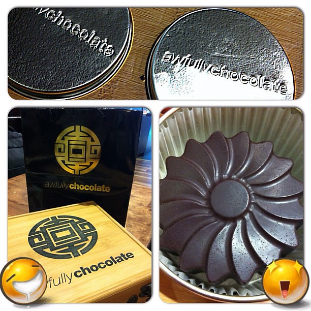 Mooncake season is here. Thanks to Gary who bought this delicious set of 'awfully chocolate' mooncakes for me. Can't wait to sink my teeth in them! #foodporn #singapore #dessert #chocolate #sinful