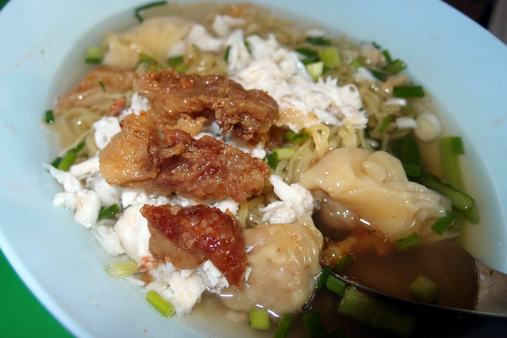 Must Try Bangkok Food: Soup Based Wanton Noodles with lots of pork lard